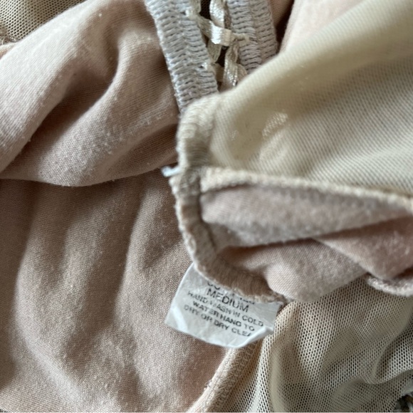 Casadei Medium Nude Beige Lace Trim Camisole Top with Lace Detail - Picture 6 of 6